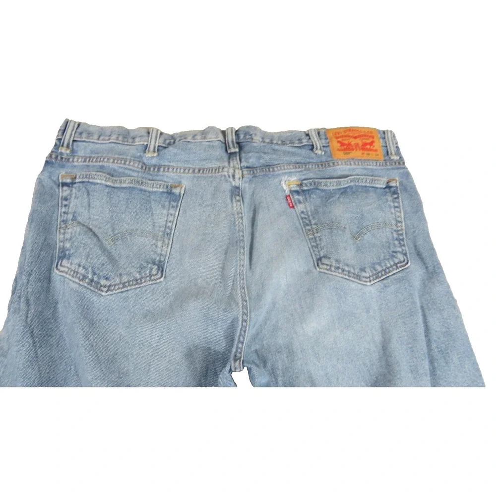 Levis has few